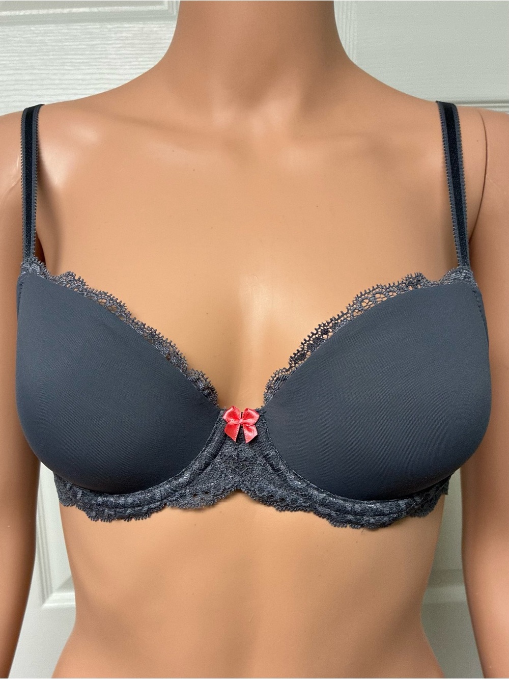 NWOT Victoria’s Secret lined underwire demi bra Color: denim blue Size 34B